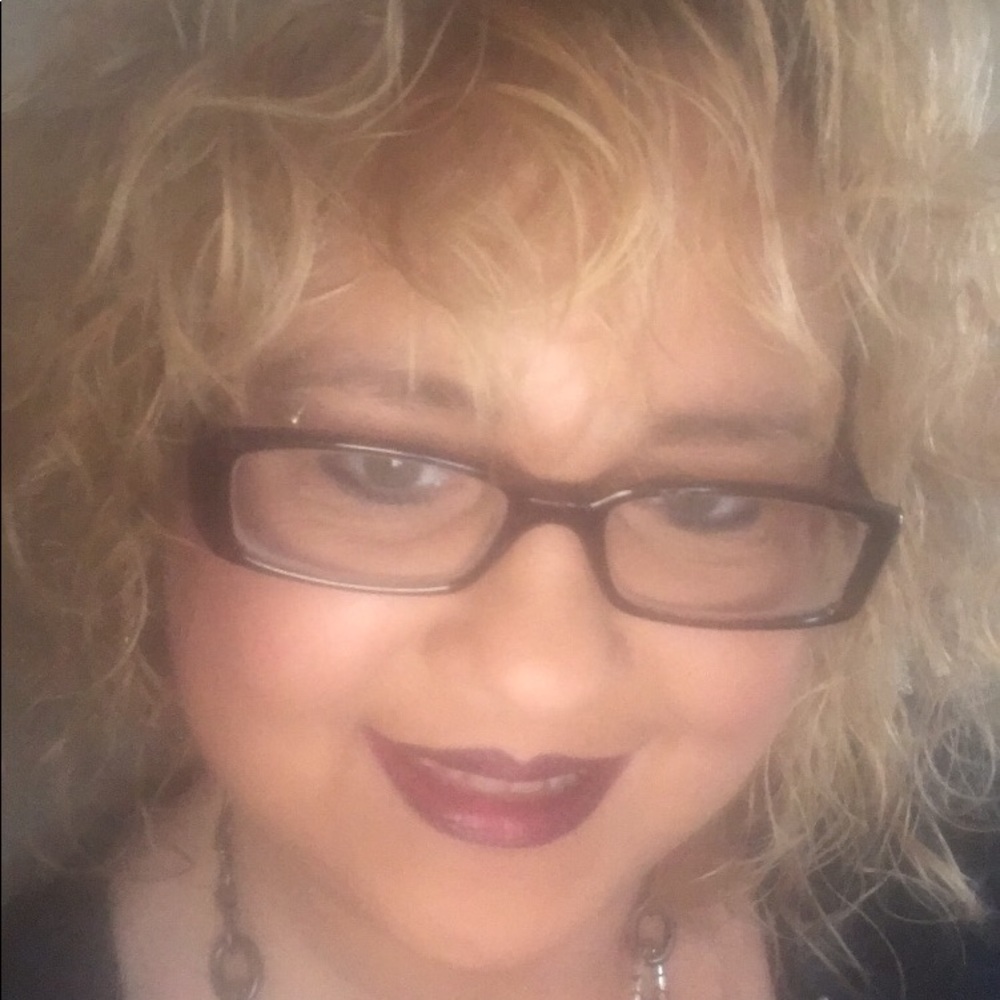 Meet your Posher, Suzy